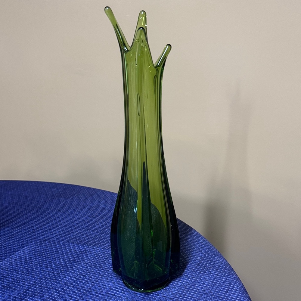 L E Smith MCM Art Glass Vase around 13.5" tall Green 4 Finger Swung Square Vase